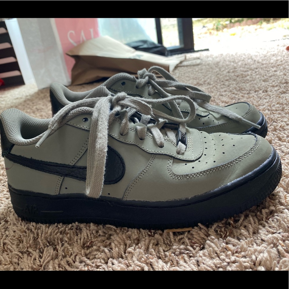 Lightly worn Nike Air Force 1 Shoes